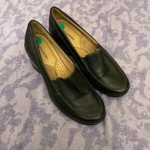 Naturalizer Women's Black Loafers